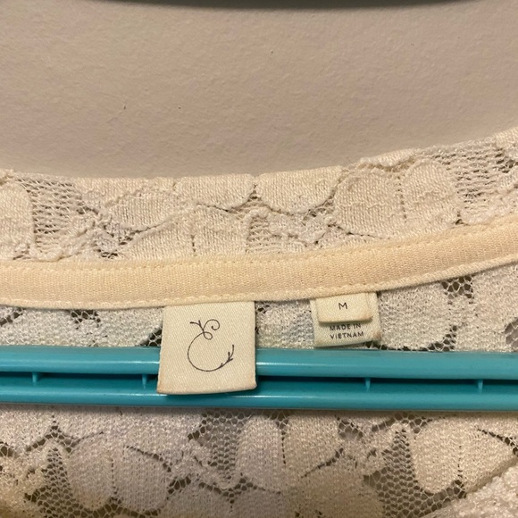 Cream lace long sleeve top - Picture 2 of 3